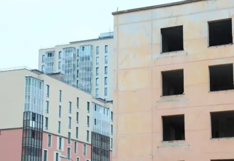 Непоследовательное решение. Программе реновации Петербурга дали еще один шанс