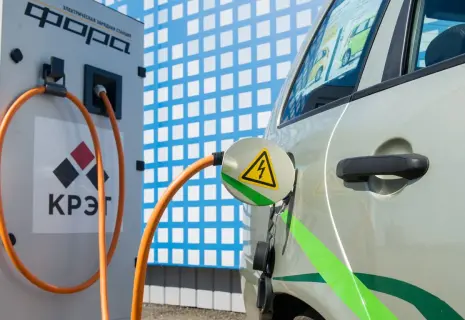 Электромобили в России подключают к сети