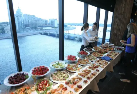 Оставаясь на плаву. Какие стратегии выбирал в этом году ресторанный рынок