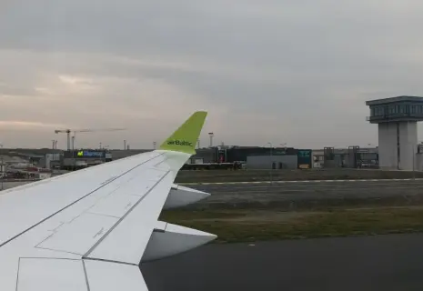 Один из самых крупных аэропортов мира - новый аэропорт в Стамбуле, заблокирован на вылет