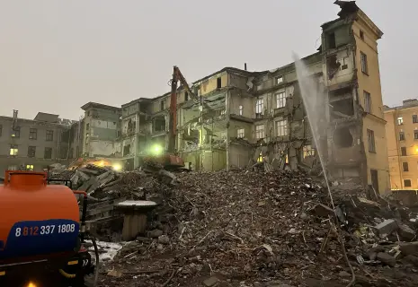 На бывшей территории завода "Климов" в Петербурге завершен снос промышленных зданий