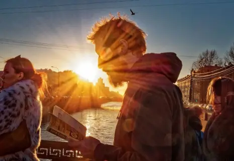 Фото недели. Александр Петросян про свет знаний