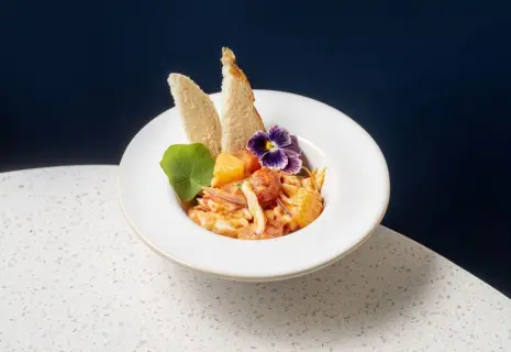 Бармены Илья Косенков и Антон Радев открыли в Петербурге бар Yve