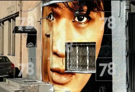 В центре Петербурга появилось новое граффити с изображением Виктора Цоя