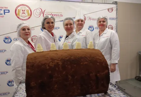 "Север-Метрополь" приготовил самое большое пирожное "Картошка" в России