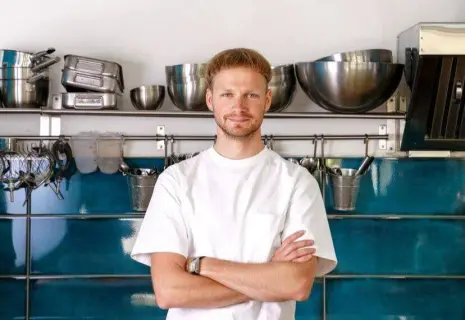 Пётр Лобанов: "Бургер с вареньем и арахисовой пастой мы подсмотрели у Элвиса Пресли"