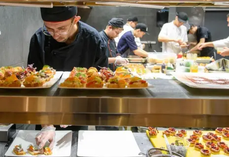 Персональный парадокс. Людей много, а сотрудников нет