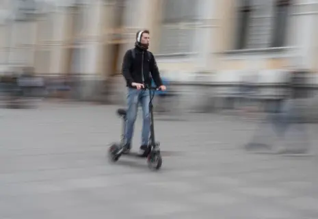 Электросамокаты выходят на большую дорогу