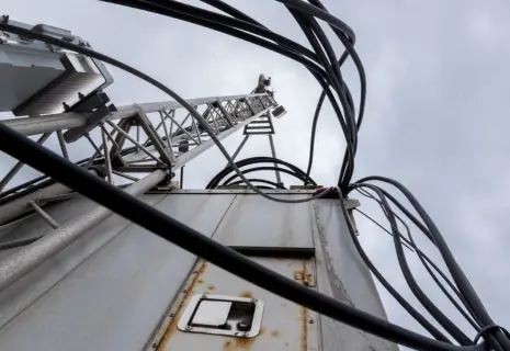 Отрыв башни. Сотовые операторы избавляются от вышек