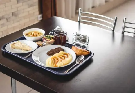 Столовые с прибором. Почему кризис не затронул советский формат общепита