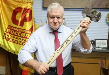 Трещина в кувалде. Петербургские справороссы ушли от Сергея Миронова из-за "Вагнера"