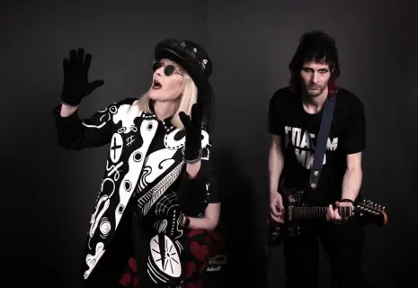 "Любовь — это не щютка". Джоанна Стингрей презентует на "Новом проспекте" новый альбом "Surfin’ on the Red Wave" и новый клип