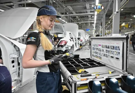 Ни людей, ни роботов. Как удержать сотрудников в эпоху кадрового дефицита