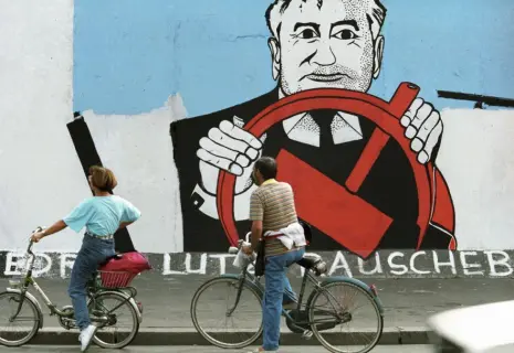 "Не садист, не вор, не идиот, не властолюбец". Каким Михаила Горбачева запомнит мир