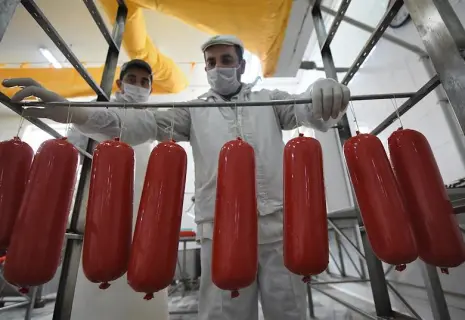 Ленобласть колбасит. В регионе закрываются мясные производства