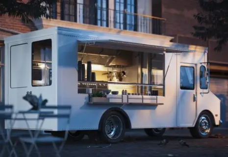 «Теремок» встает на колеса. Зачем кафе и рестораны осваивают фудтраки