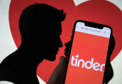 Приятно познакомиться! Вместо Tinder в России будет дискотека "Госуслуги"