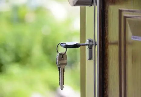Приватизация на миллиард. С начала года Петербург продал десятки объектов из казны