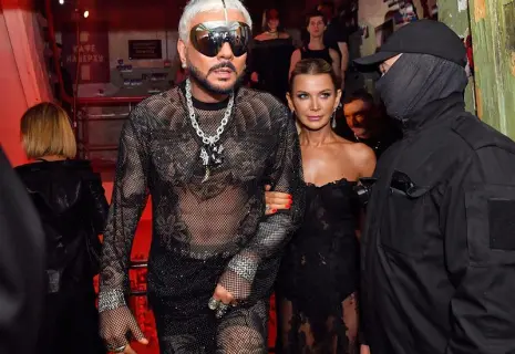 Голые и униженные