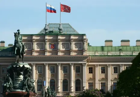 На что тратил деньги парламент Петербурга в эпоху Вячеслава Макарова