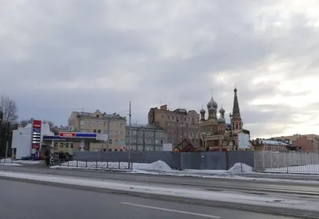 Редкий лот. В центре Петербурга продадут землю с видом на Обводный канал