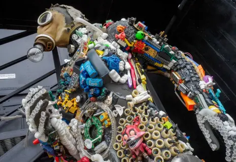 Мусор за тридевять земель