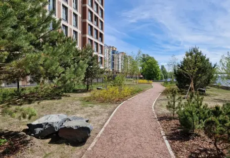 Setl Group благоустроил набережную у ЖК "Петровский квартал на воде"