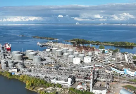 Петербургский нефтяной терминал завел трех "дочек"