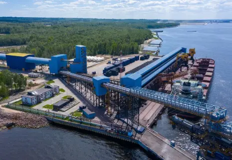 Глава "Русской аквакультуры" укрепился в Усть-Луге