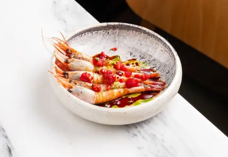 Петербургские рестораны начинают теплый сезон морепродуктами и шампанским