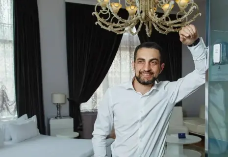 Арташес Айрапетян: "В нашем отеле было 215 номеров, а мы могли продать 225 в день"