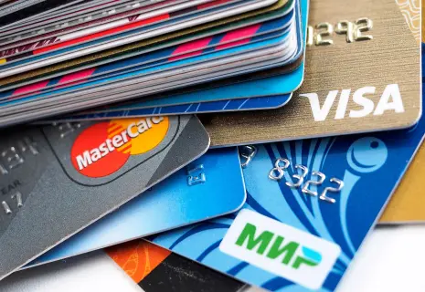 Карточный город. Как петербуржцы отвыкают от наличных