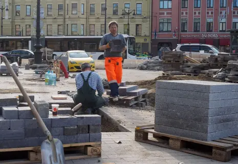 "Выбор" для "Меликонполара". Крупнейший производитель тротуарной плитки покупает актив в Ленобласти