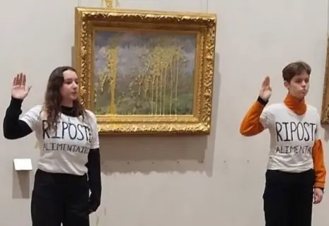 Картину "Весна" Клода Моне в музее изящных искусств Лиона облили супом климатические экстремисты