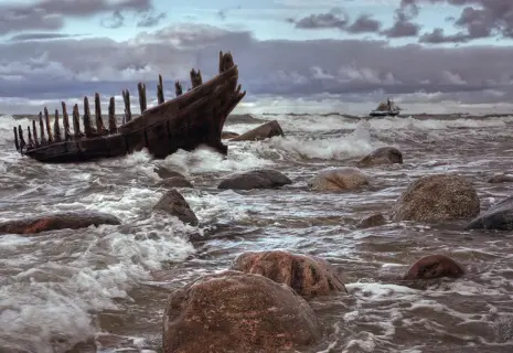 Крушение с продолжением. Партнер Северной верфи неудачно продал ветхое судно