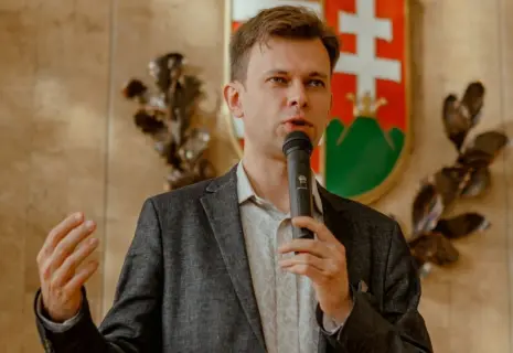 «Они перед Шампанью вряд ли будут извиняться». Винный эксперт Сергей Смолин про битву за суверенное «Советское шампанское»