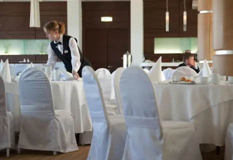 Рестораторы на кадровой диете. Общепиту Петербурга не хватает рук