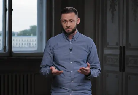 «Я бы точно не говорил, что наши люди — идиоты». Антон Барчук о ковидных прививках и антителах