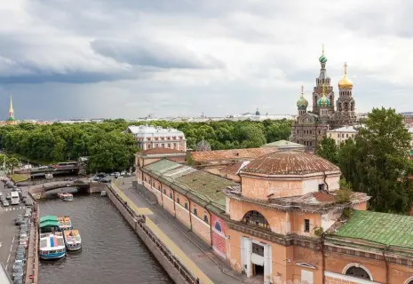 Cтрасти по наследию. Вокруг торгов зданием Конюшенного ведомства опять скандал