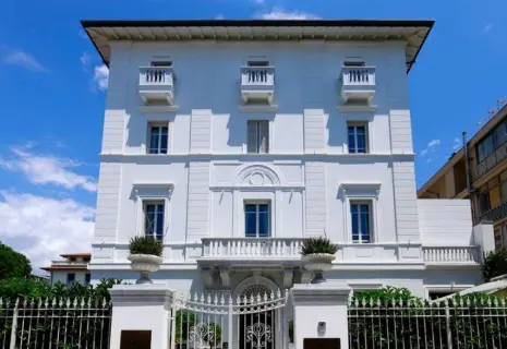 Виллу Олега Тинькова* в Тоскане обокрали на сотни тысяч евро