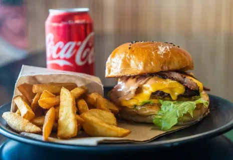 Меняем "Биг Мак" на "Биг Рус". Чем закончится массовый исход с рынка гигантов общепита