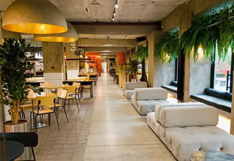 «Фабрика» на диете. В центре Петербурга закрылся фуд-холл 