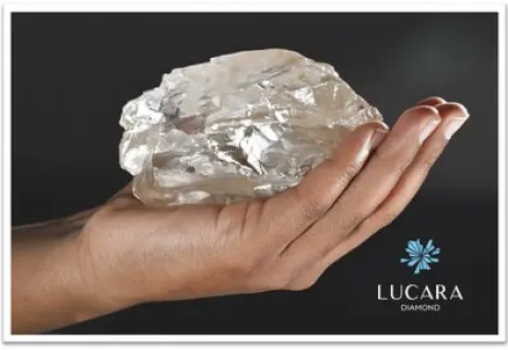 В Ботсване добыли гигантский алмаз, который еле помещается на ладони