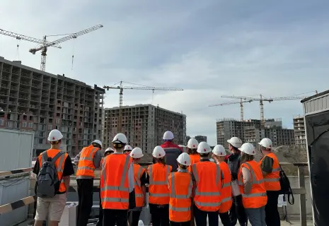 Стройплощадку Setl Group в Приморском районе посетили будущие строители