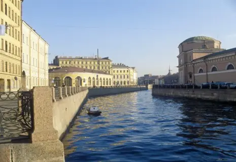 До конца года на Конюшенной площади создадут платную стоянку на 60 машин