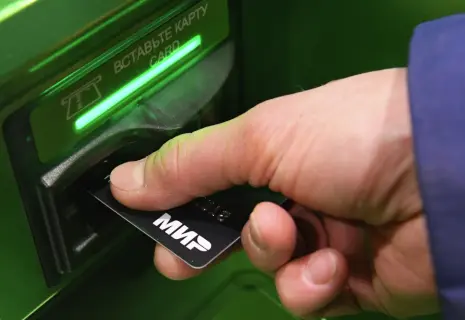 Средняя зарплата в Петербурге достигла почти 100 тыс. рублей