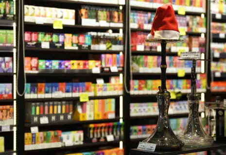 В правительстве обсуждают запрет на продажу табака рожденным после 2009 года