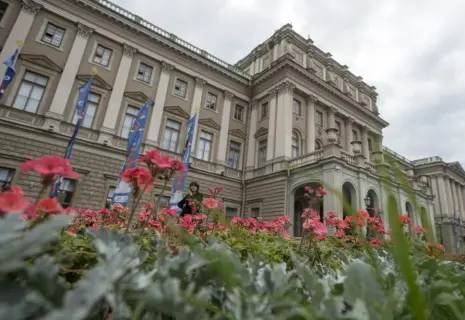 Горизбирком Петербурга передал мандат Бориса Вишневского* Ольге Штанниковой