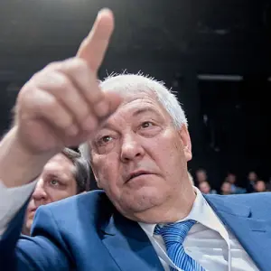 Александр Савельев