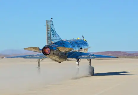 Поезд в трубе и самолет на батарейке: как меняется общественный транспорт